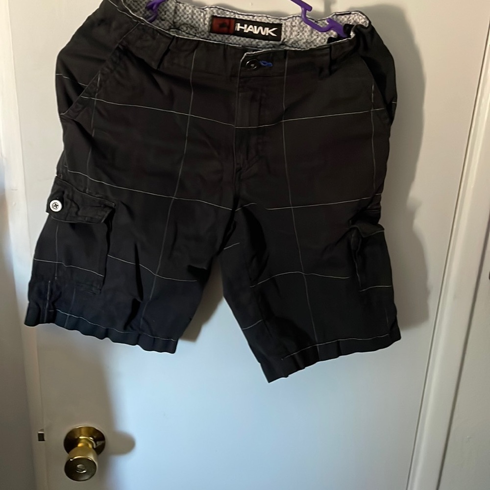 Dark grey Tony Hawk cargo shorts NWT size 14 in kids with adjustable sides.